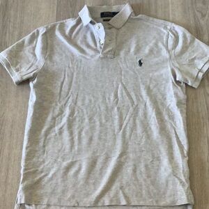 Men Ralph Lauren custom slim fit polo shirt in Medium. Light heather color.